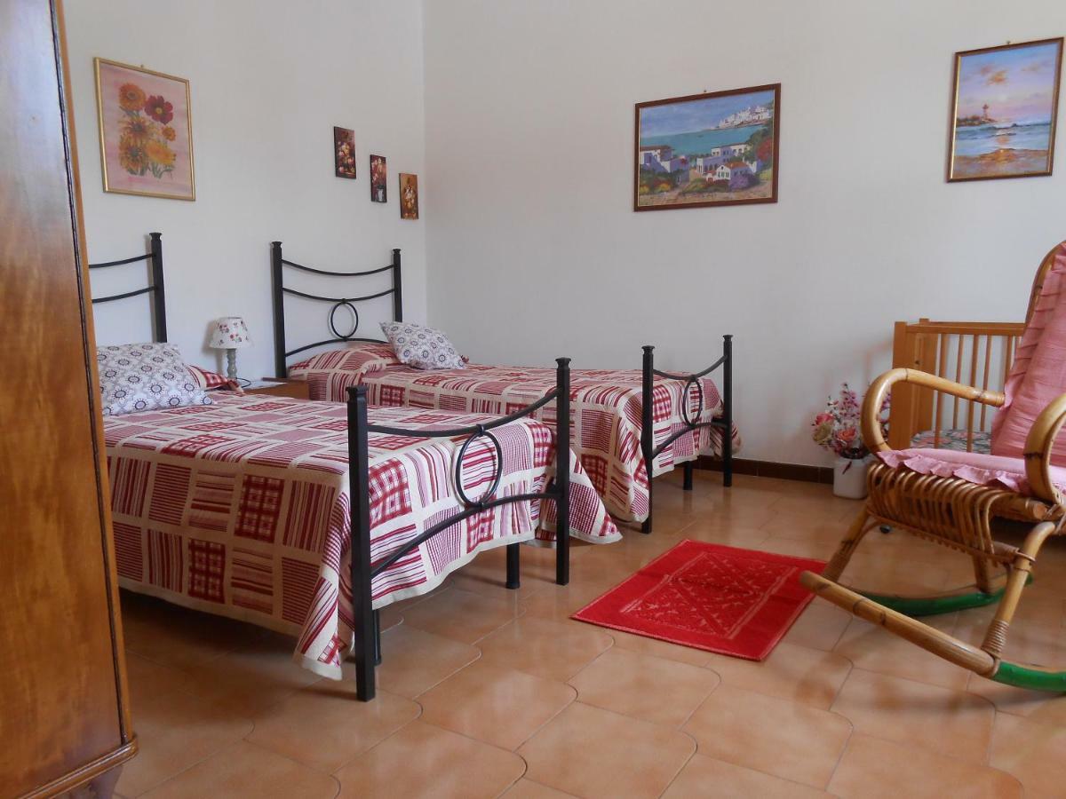Villa Il Melograno Badesi Esterno foto